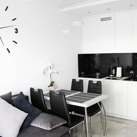 Apartament Wroclaw Centrum Galeria Magnolia Екстериор снимка