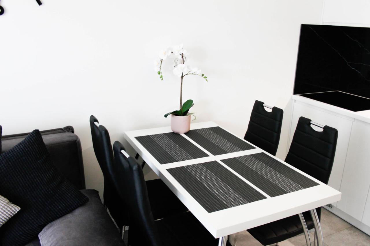 Apartament Wroclaw Centrum Galeria Magnolia Екстериор снимка